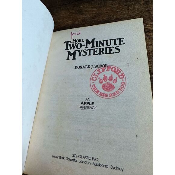 Vintage APPLE PAPERBACK 3 Book Lot DeDe Takes Charge, The TV Kids and Mysteries - Picture 10 of 11